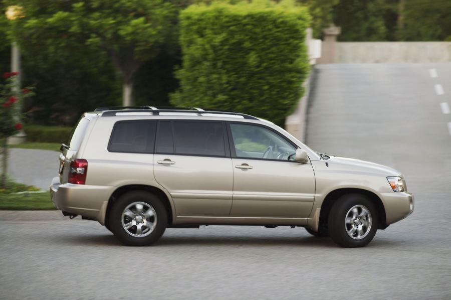  Toyota Highlander 2004 года  (фото 26 из 40)